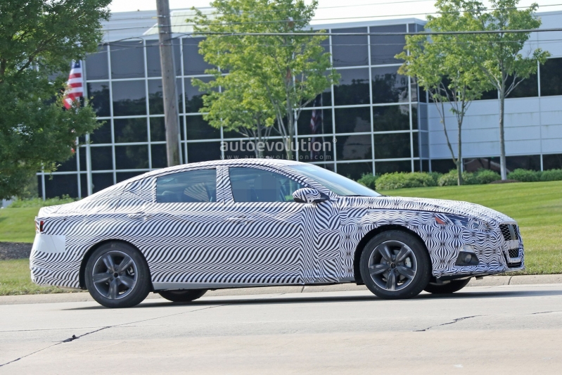 2019-nissan-altima-spied-inside-and-out-is-targeting-the-accord-and-camry_9.jpg