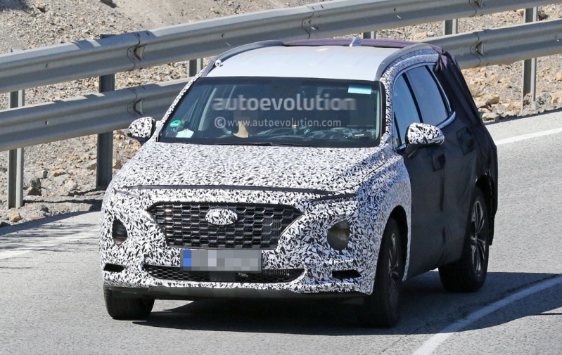 2019-hyundai-santa-fe-sheds-camo-to-reveal-front-grille-and-more-details_1.jpg