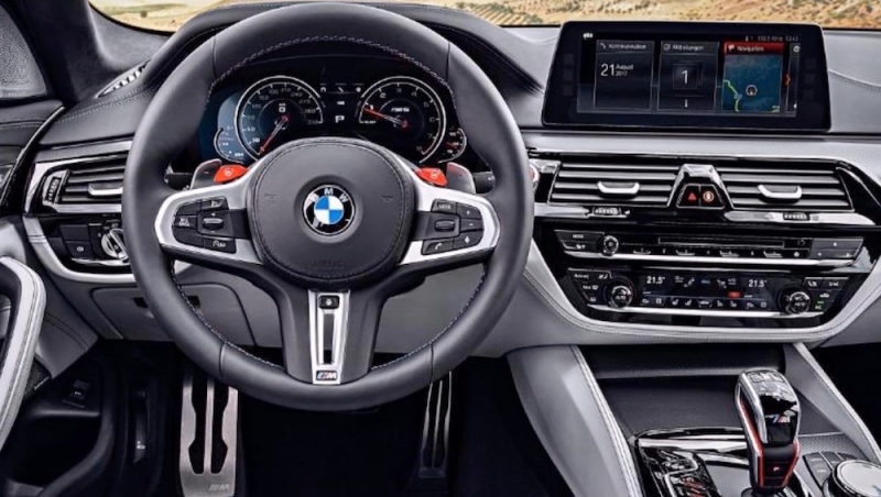 2018-BMW-M5-F90-Leak-10.jpg