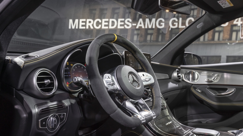 2020-mercedes-amg-glc63-coupe_100698450_h.jpg