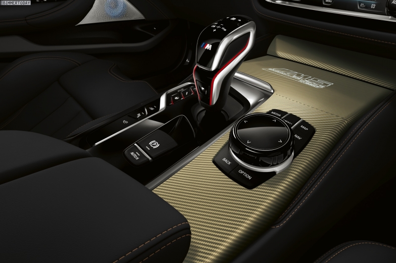2019-BMW-M5-Edition-35-Jahre-Interieur-Aluminium-Carbonstruktur-Gold-03.jpg